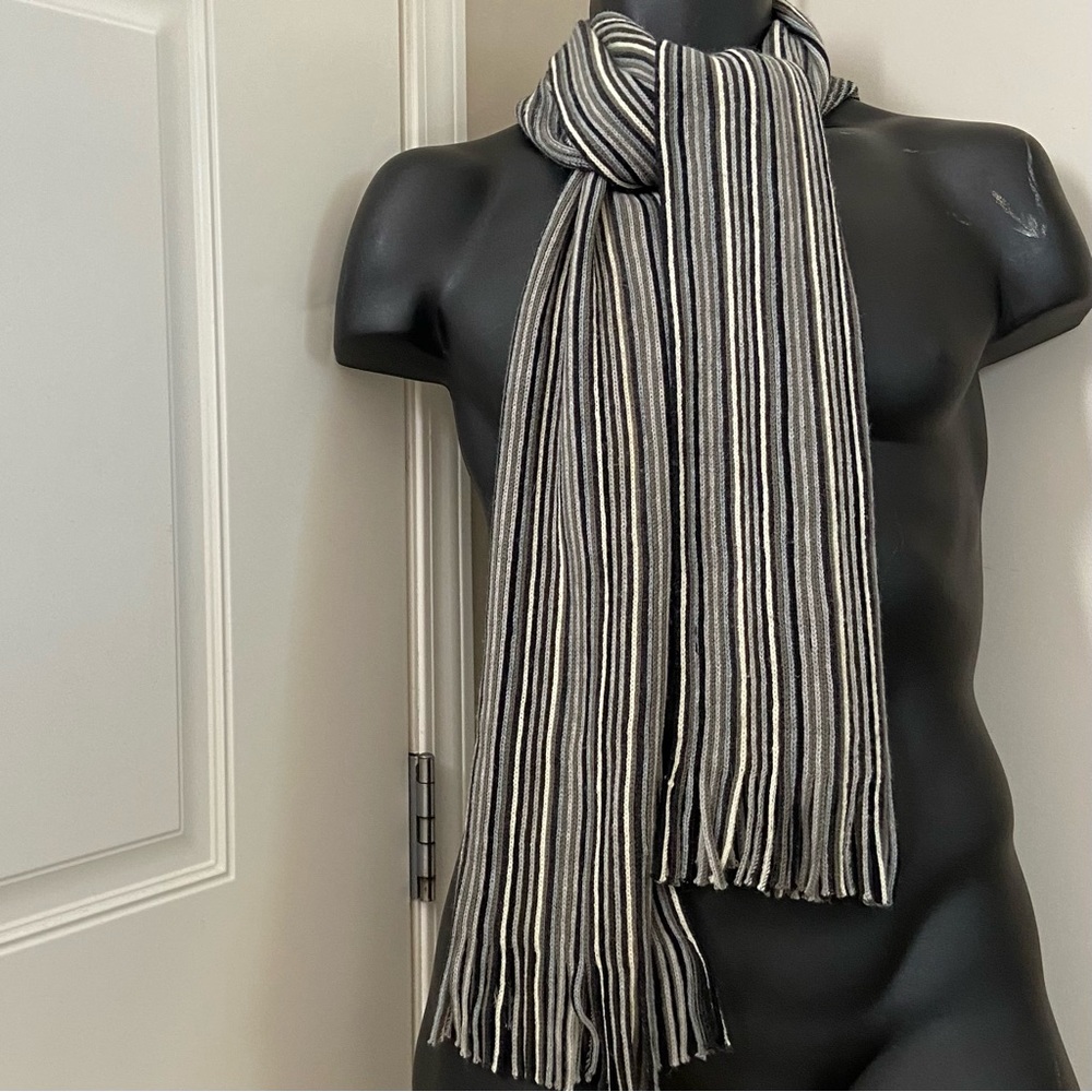 Stockhomme  mens grey striped knit acrylic scarf. Used.